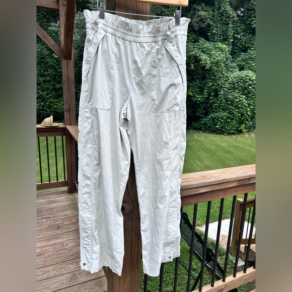 Athleta Trekkie high rise parachute pants size 12 - Picture 3 of 7
